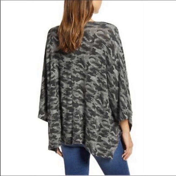 Bobeau Poncho Style Gray and Black Camo Top, OSFM - Picture 10 of 12